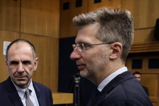 Κυβερνητικές συσκέψεις με θέμα νέα μέτρα για την αντιμετώπιση της πανδημίας