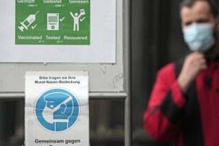 Λοκντάουν για ανεμβολίαστους και στη Γερμανία