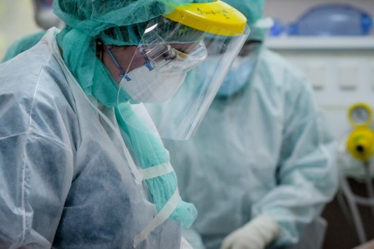 Εντατικολόγοι από την Αθήνα μετακινούνται στο «Παπανικολάου» της Θεσσαλονίκης