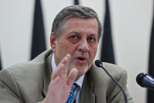 Ξαφνική παραίτηση του απεσταλμένου του ΟΗΕ για τη Λιβύη, Γιαν Κούμπις