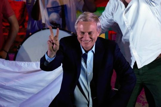Ο ακροδεξιός και ο αριστερός υποψήφιος στο β’ γύρο των προεδρικών εκλογών της Χιλής