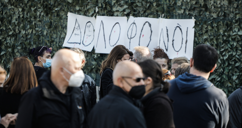 Ξεχειλίζει η οργή για την τραγωδία με τον θάνατο της 8χρονης Όλγας