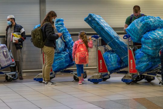 Ανησυχία και κινήσεις πανικού για την παραλλαγή Όμικρον