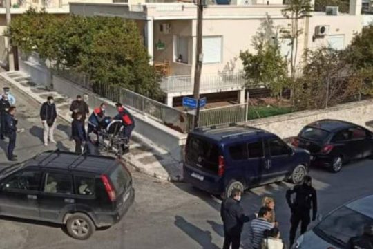 Πυροβολισμοί με έναν τραυματία έξω από το ΚΕΠ Κορωπίου