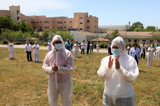 Δραματικές εκκλήσεις γιατρών στη Λάρισα: Δεν αντέχουμε