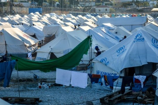 Στα διεθνή ΜΜΕ η δίκη μελών ΜΚΟ επειδή βοηθούσαν πρόσφυγες στην Ελλάδα