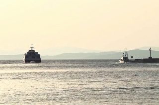 Αυτοκίνητο έπεσε στο λιμάνι του Ωρωπού: Νεκροί οι δύο επιβαίνοντες