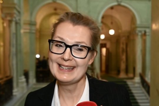 Λίνα Άξελσον Κίλμπλομ: η πρώτη διεμφυλική υπουργός της Σουηδίας
