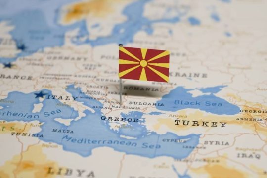 Βόρεια Μακεδονία: Χοντρό παζάρι μετά την αποτυχημένη πρόταση μομφής