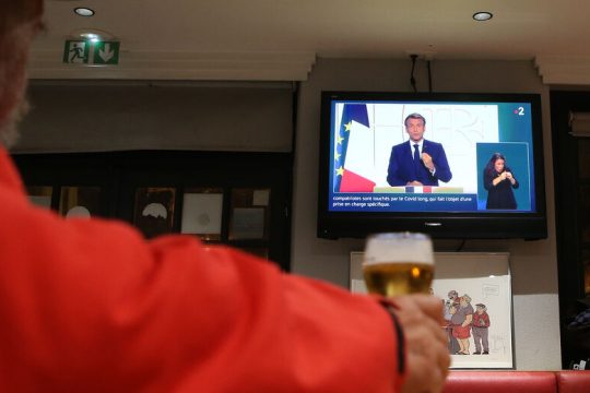 Ο Μακρόν άρχισε νωρίς την προεκλογική μάχη