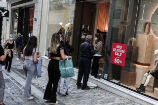 Αναστάτωση από τους ελέγχους σε εστίαση-εμπόριο