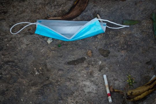 Σκληρή γραμμή για την αναχαίτιση της πανδημίας