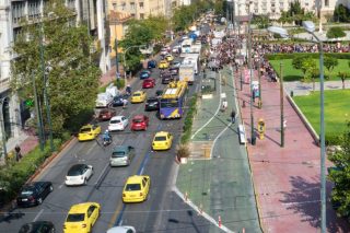 Βάζουν σε… κυκλοφορία το Rethink Athens και διώχνουν τα αυτοκίνητα