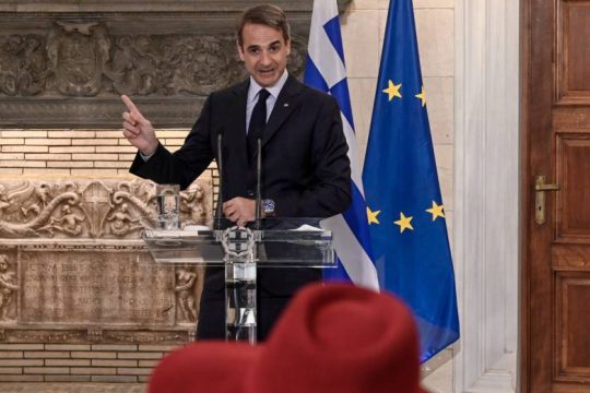 Συσπείρωση δημοσιογράφων Δούρειος – Τύπος για Μπέγκελ: Να διαψεύσουμε τον Μητσοτάκη
