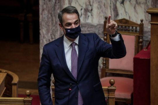 Πρωθυπουργός σε «παράκρουση»: Εσείς μας βάλατε στα μνημόνια