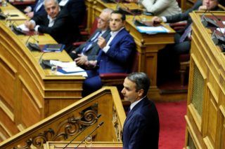 Κανιβαλίζοντας την αλήθεια και βιάζοντας την Ιστορία!
