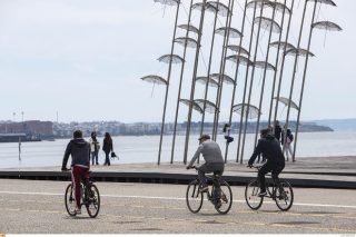 Θεσσαλονίκη: τρεις κρίκοι, μία άδεια κι ένα πάρκο