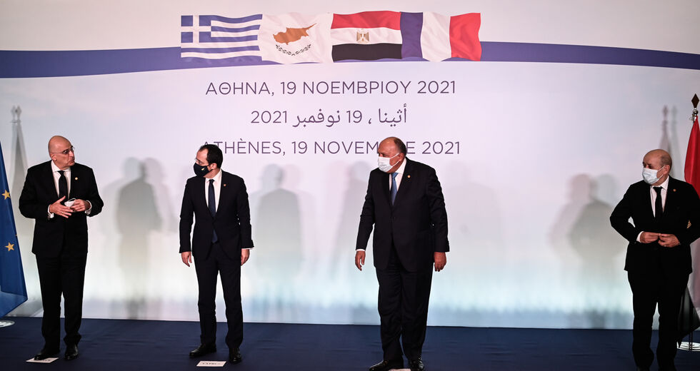 Τετραπλό μήνυμα προς Αγκυρα