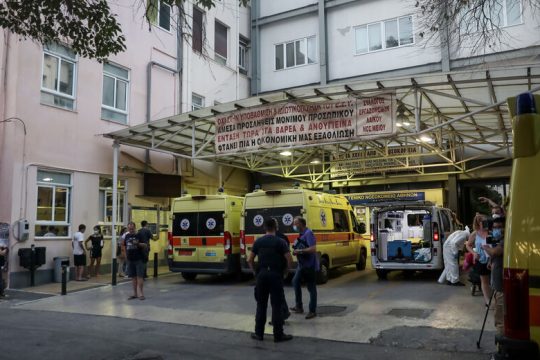 ΟΕΝΓΕ: Πλήρης αδιαφορία από τα υπουργεία Υγείας – ΠροΠο για τις επιθέσεις αντιεμβολιαστών