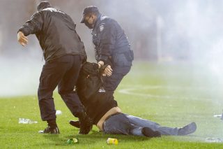 Οι ανεμβολίαστοι της Τούμπας βάζουν μπουρλότο στα γήπεδα!