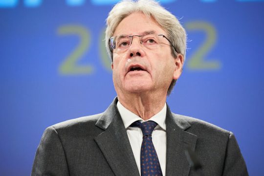 «Σύνεση», το κλειδί στον… χρησμό της Κομισιόν