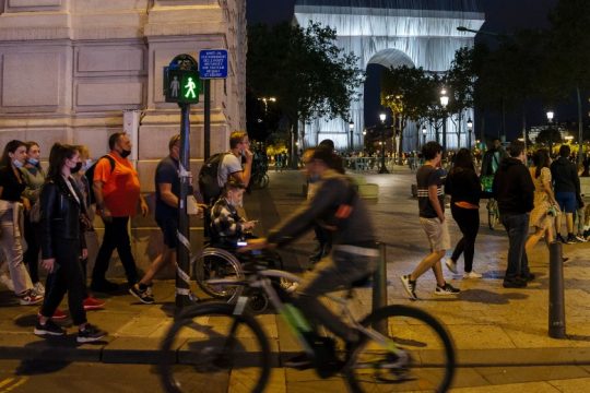 Γαλλία: Κατάργηση του «Green Pass» για τους άνω των 65 αν δεν κάνουν την τρίτη δόση