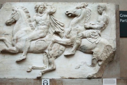 Ισχυροποιείται το ελληνικό αίτημα «επαναπατρισμού» από μια…δημοσκόπηση του 2018;
