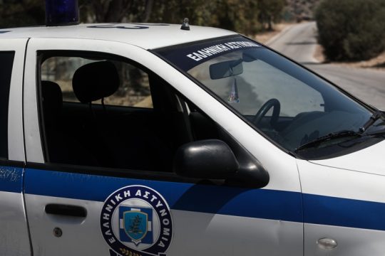 Με πολλαπλά τραύματα βρέθηκε νεκρή 75χρονη στο υπόγειο πολυκατοικίας