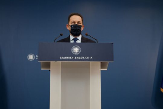 Εμεινε στο σπίτι ο Πέτσας!