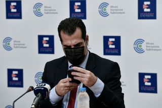 Νέα (μη) μέτρα για την πανδημία