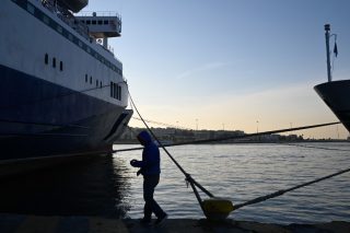 Δένουν κάβους τα πλοία λόγω της 48ωρης απεργίας της ΠΝΟ
