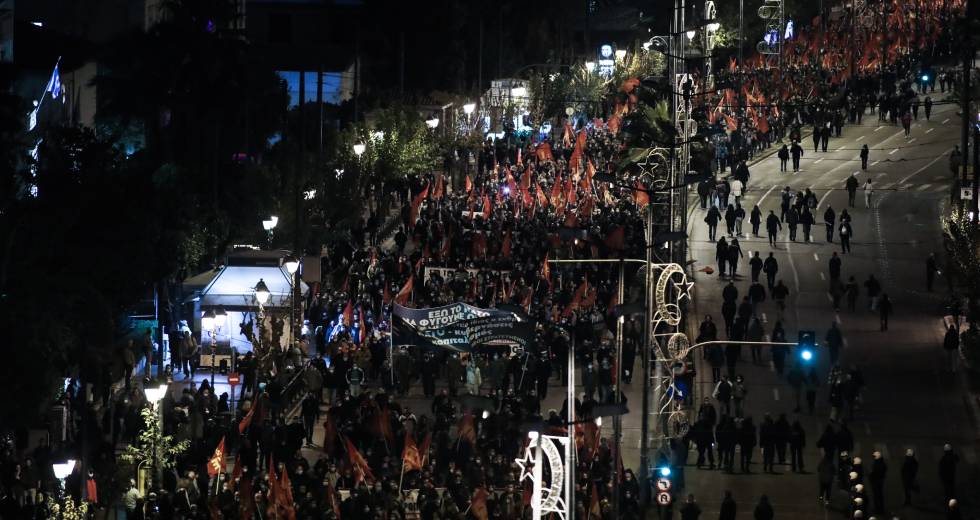 Το Πολυτεχνείο συνεχίζει να συγκινεί