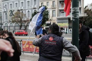Διακομματική καταδίκη για τα επεισόδια έξω από το Πολυτεχνείο