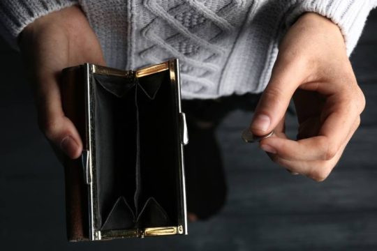 Κύμα ανησυχίας για την επιβάρυνση από τις ανατιμήσεις