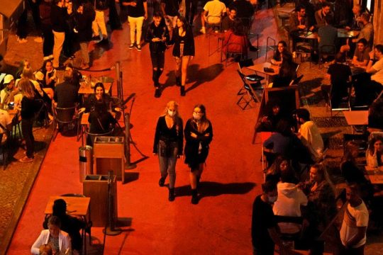 Ταξιδιωτικοί περιορισμοί και υποχρεωτικά τεστ και για εμβολιασμένους στην Πορτογαλία