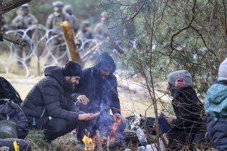 Χυδαία πολιτικά παιχνίδια με θύματα τους πρόσφυγες