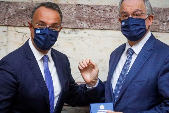 Νέο «μνημόνιο» με φύλλο συκής την ανάπτυξη