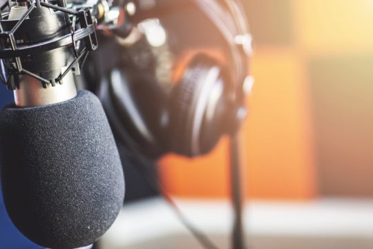 Έφυγε από τη ζωή στα 40 της η ραδιοφωνική παραγωγός Εύα Μπουντούρη