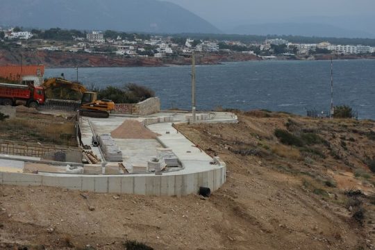Στα δικαστήρια για διάνοιξη δρόμου στο Μπλε Λιμανάκι