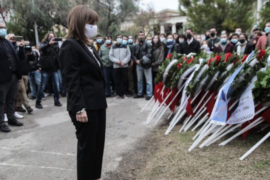 Τα μηνύματα των κομμάτων