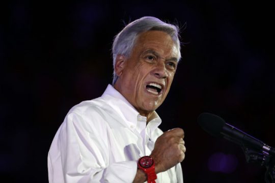 Πράσινο φως της χιλιανής βουλής για καθαίρεση του Προέδρου Πινιέρα
