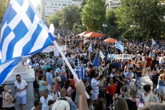 Δικογραφίες σε βάρος 20 ατόμων για δύο υποθέσεις διασποράς fake news για την Covid-19 