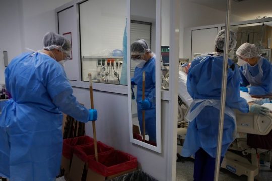Εμπόλεμη κατάσταση στο σύστημα υγείας – μονόδρομος δείχνει η επίταξη γιατρών