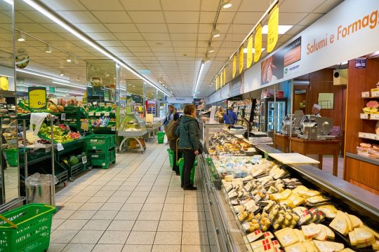 Καλπάζει διεθνώς ο πληθωρισμός φέρνοντας πείνα