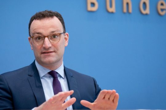 Στο δρόμο της Αυστρίας και η Γερμανία: Με γενικό lockdown απειλεί ο υπουργός Υγείας