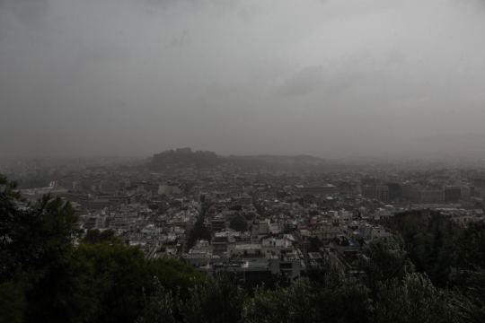 Έρχονται καταιγίδες και θυελλώδεις άνεμοι