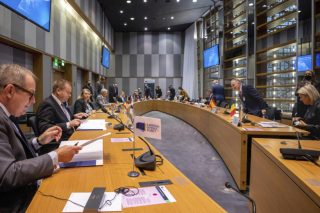 Με… άδεια χέρια Ελλάδα-Κύπρος στη σύνοδο υπουργών Αμυνας της Ε.Ε.