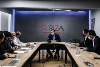 «Μετατρέπουν τις λαϊκές σε σούπερ μάρκετ»