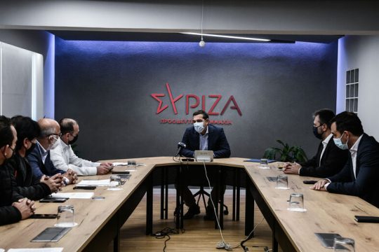 «Μετατρέπουν τις λαϊκές σε σούπερ μάρκετ»