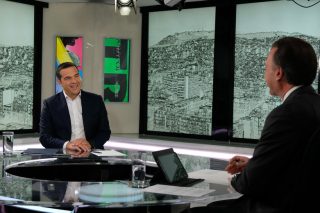 Επίθεση Τσίπρα στον Μητσοτάκη από τη Λάρισα